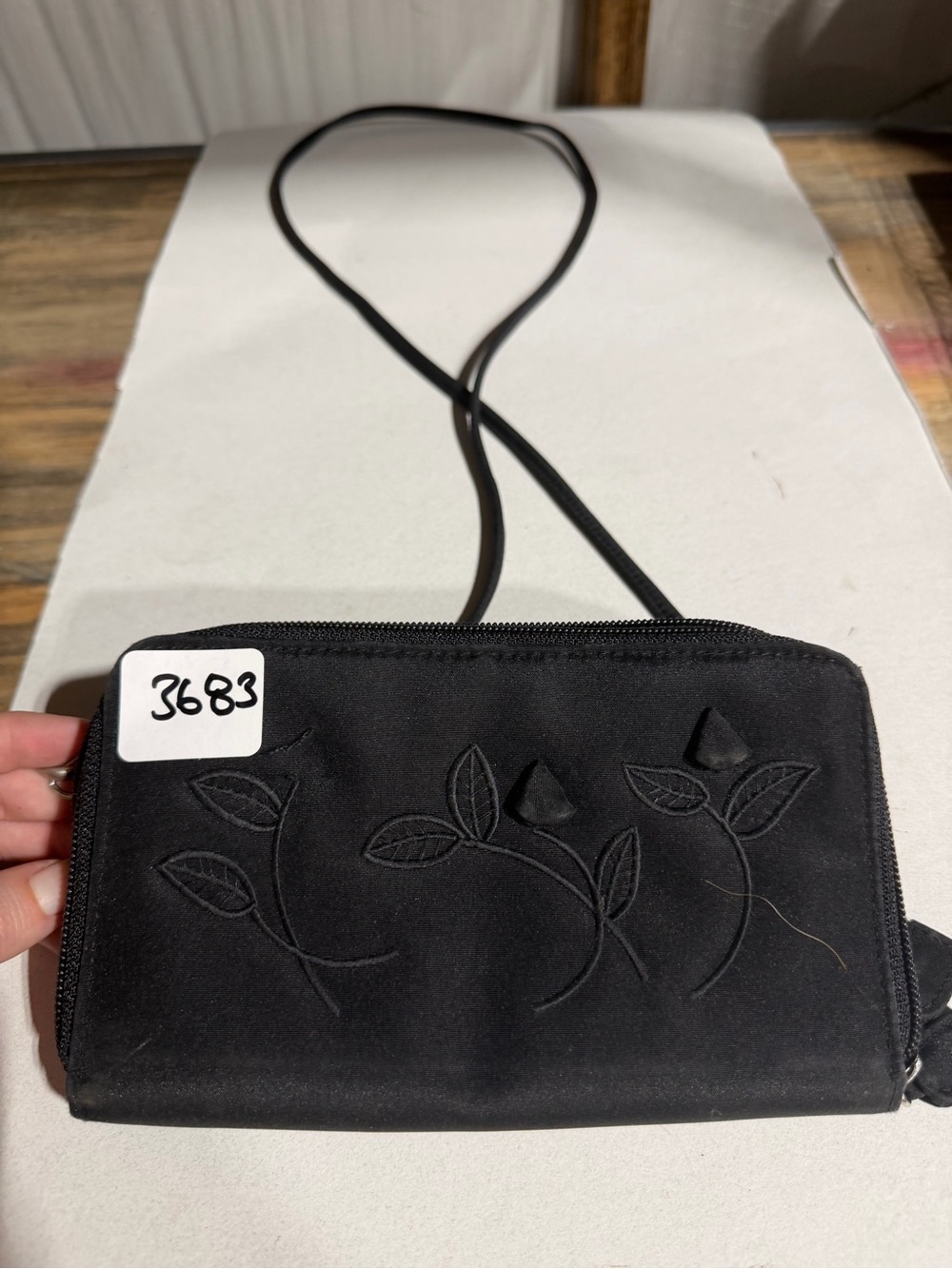 #3683-Black Floral Embroidered Crossbody Wallet - Unbranded